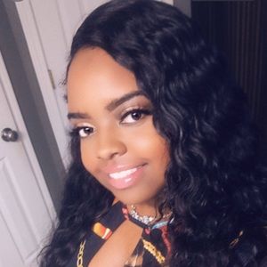 Meet your Posher, Alexis